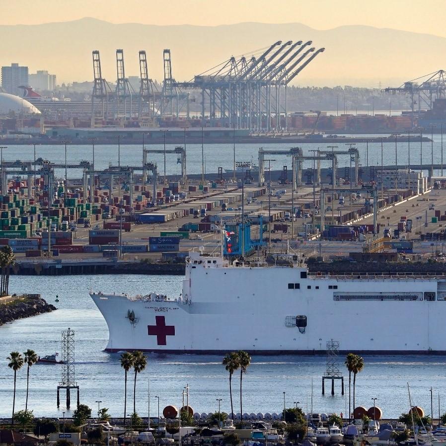 USNS Mercy arriving in the Port of Los Angeles 